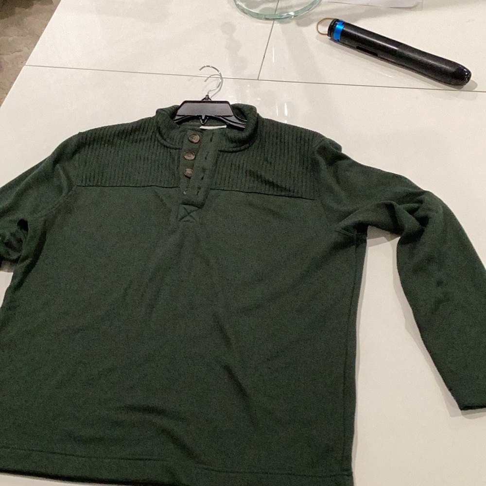 Aspen Rise Green Crewneck Sweater with Ribbed Texture - Picture 6 of 10
